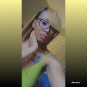 Meet your Posher, Cassandra